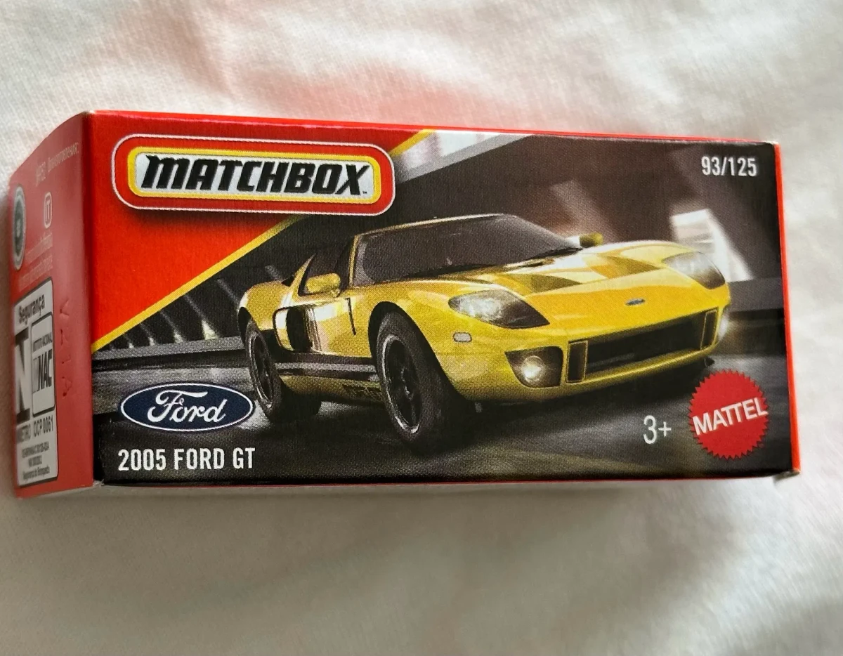 2026 2005 Ford GT Yellow: Box: Image 3
