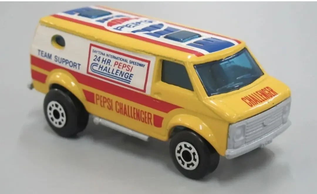 1986 Chevy Van Yellow: No Package: Image 4
