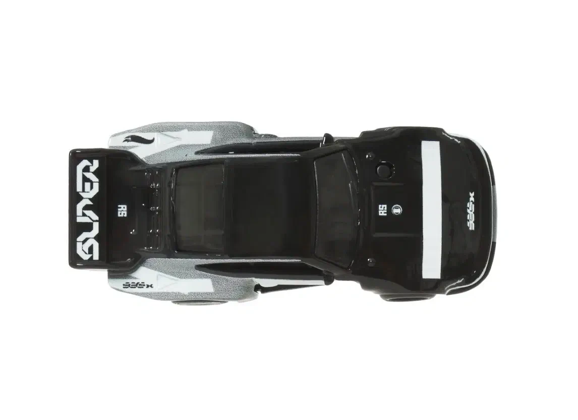 2025 Porsche 935 White: No Package: Image 6