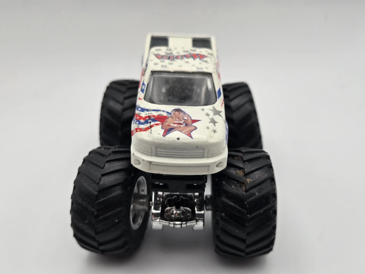 2010 Madusa White: No Package: Image 4