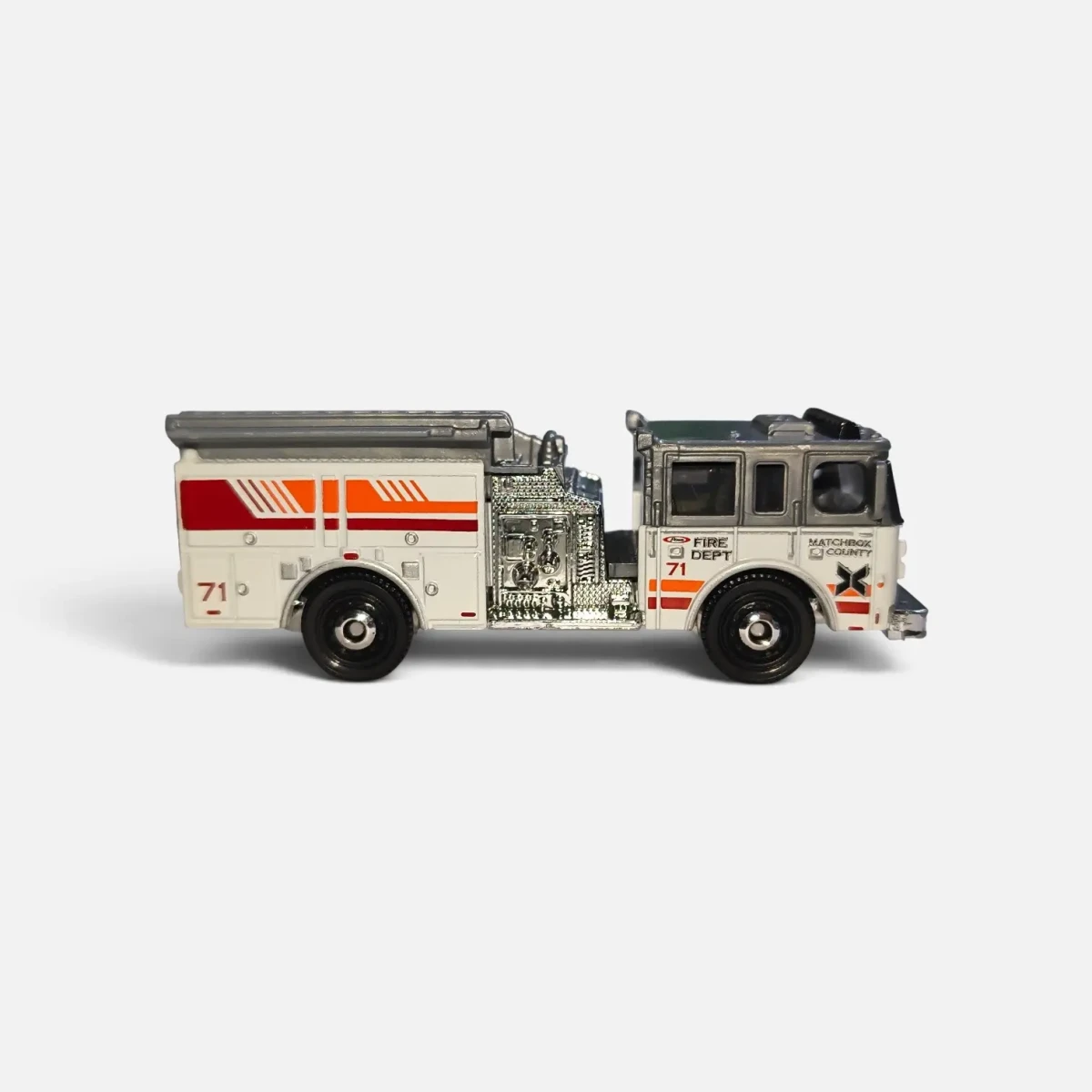 2025 Pierce Arrow XT Fire Engine Grey: No Package: Image 2