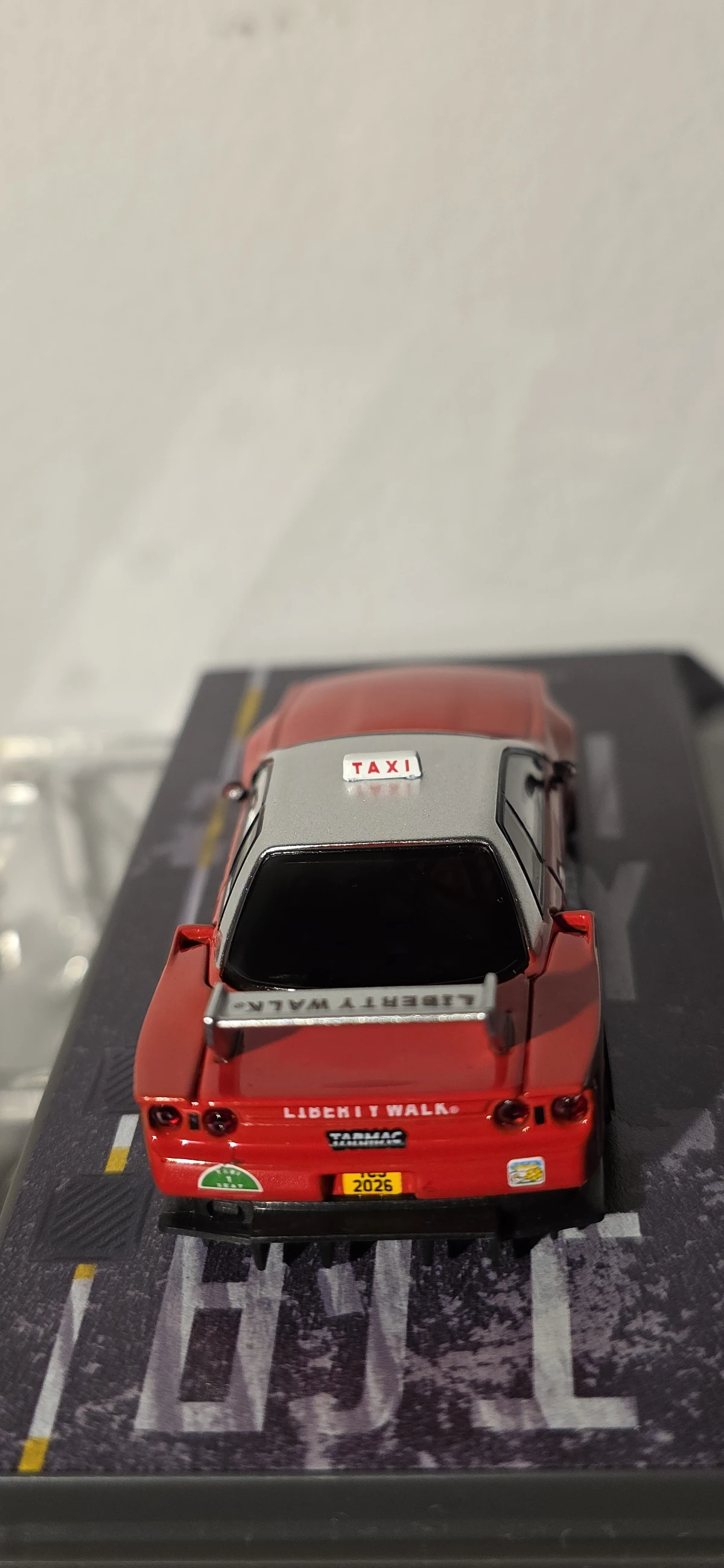 2026 LB-Kaido Works Nissan R32 Skyline Hong Kong Taxi Red: No Package: Image 5