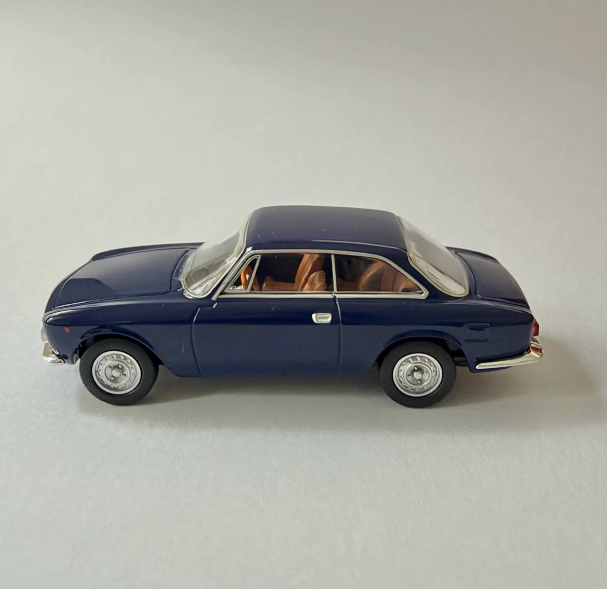 2026 Alfa Romeo GT 1300 Blue: No Package: Image 3