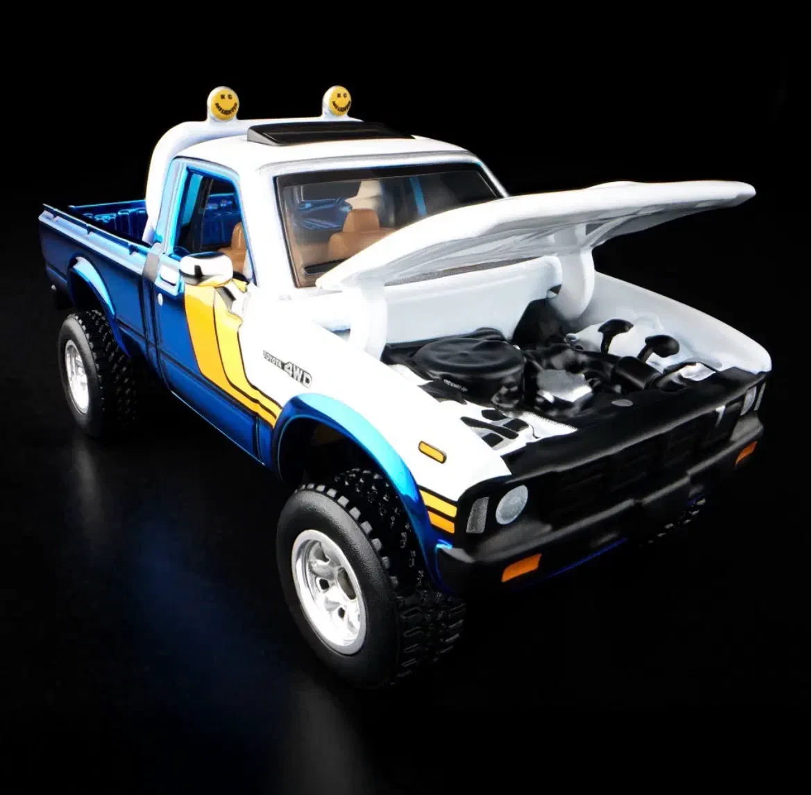 2025 81 Toyota SR5 4WD Blue: No Package: Image 7