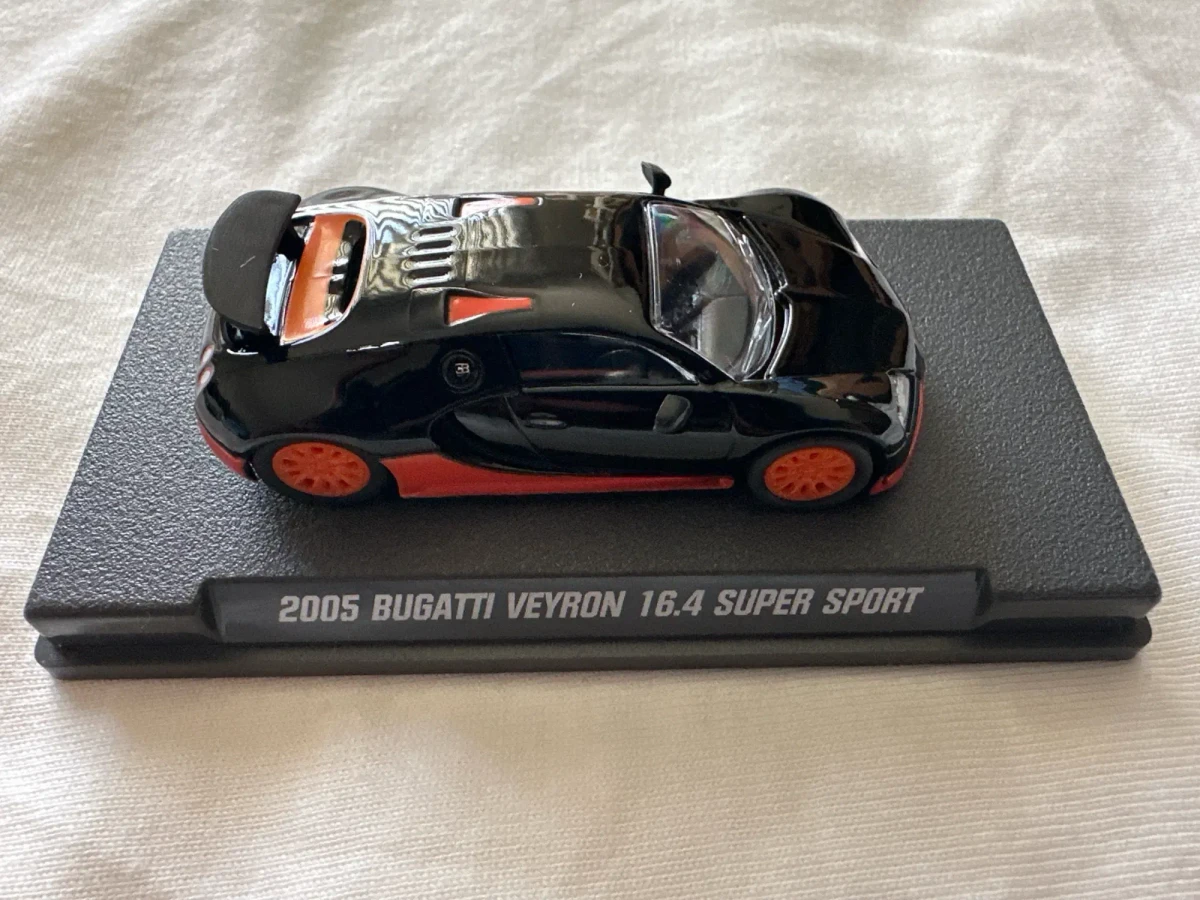 2025 2005 Bugatti Veyron 16.4 Super Sport Black: No Package: Image 3