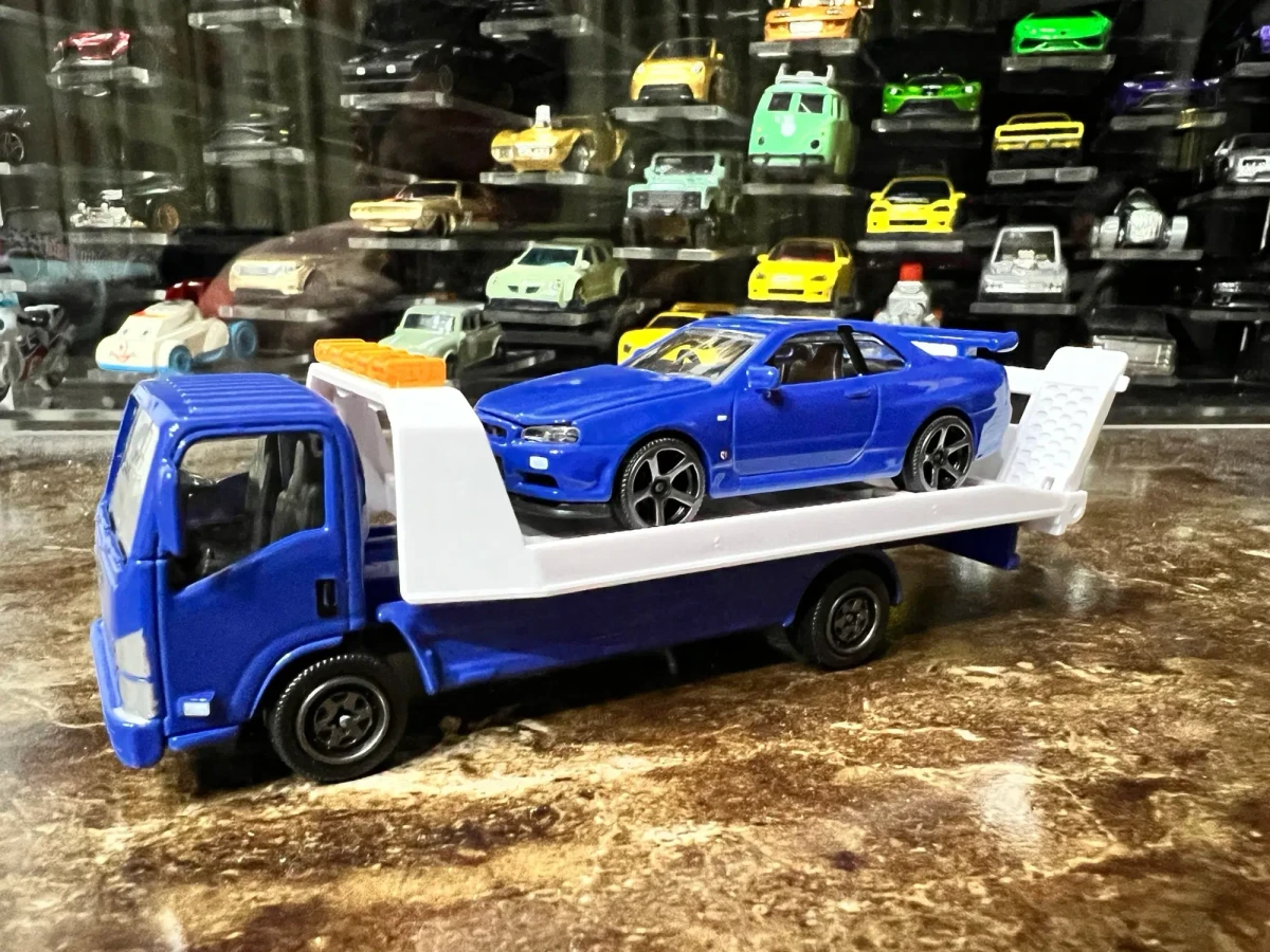 2026 Isuzu NPR & Nissan Skyline GT-R (R34) Blue: No Package: Image 2