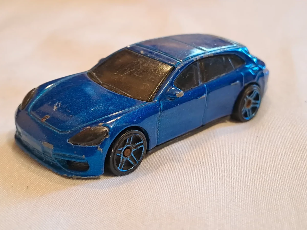 2020 Porsche Panamera Turbo S E-Hybrid Sport Turismo Blue: No Package: Image 4
