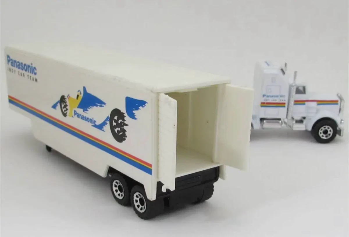 1992 Kenworth Box Truck Panasonic White: No Package: Image 4