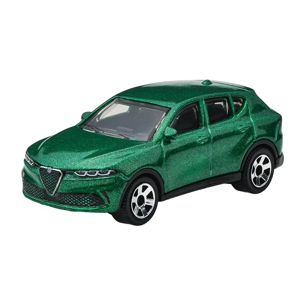 2025 2023 Alfa Romeo Tonale Green: No Package: Image 2