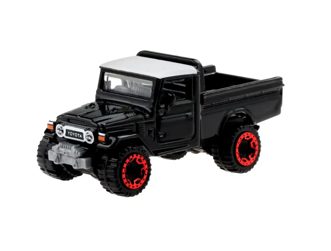 2021 Toyota Land Cruiser Black: No Package: Image 2