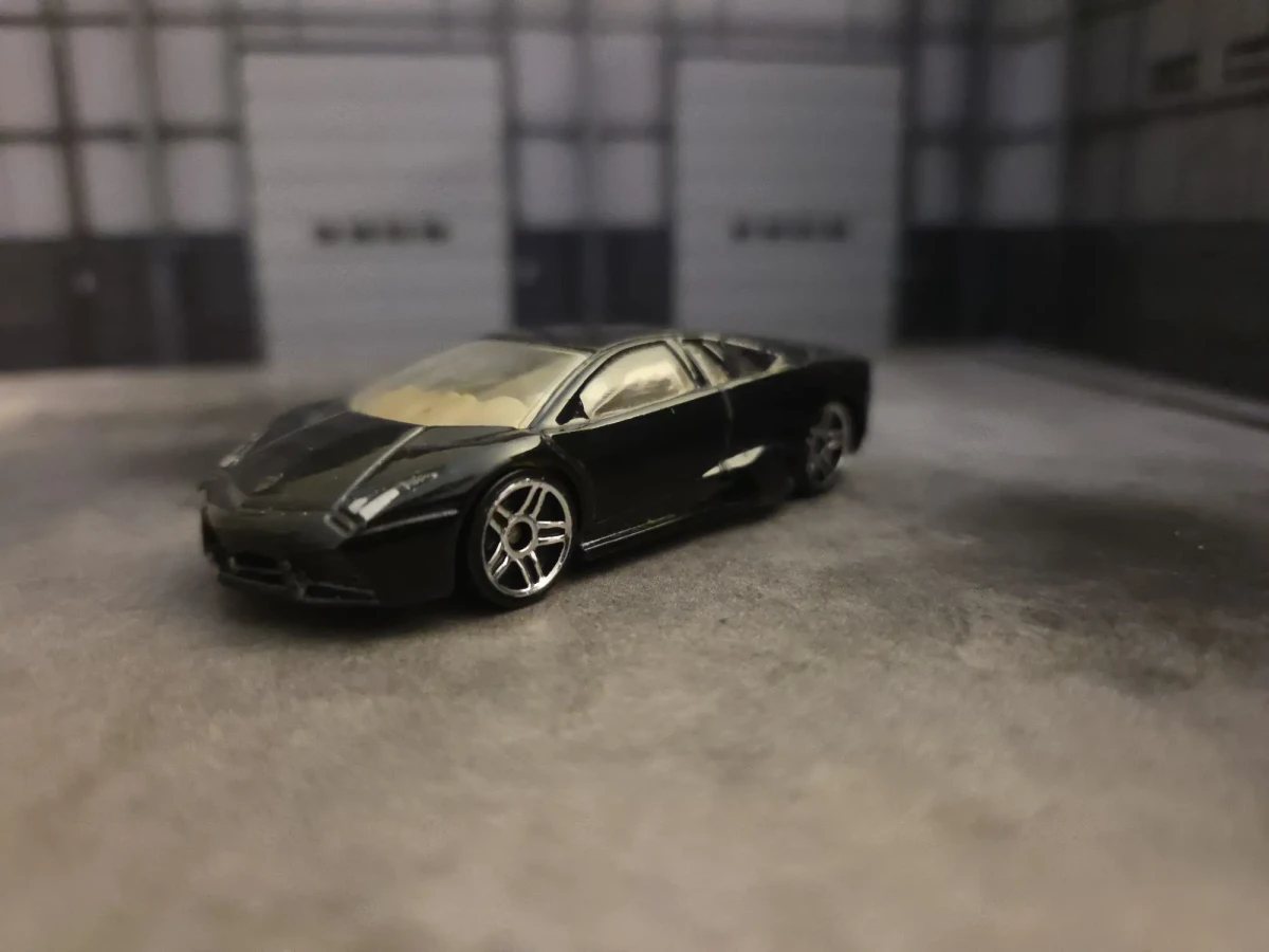 2011 Lamborghini Reventon Black: No Package: Image 2