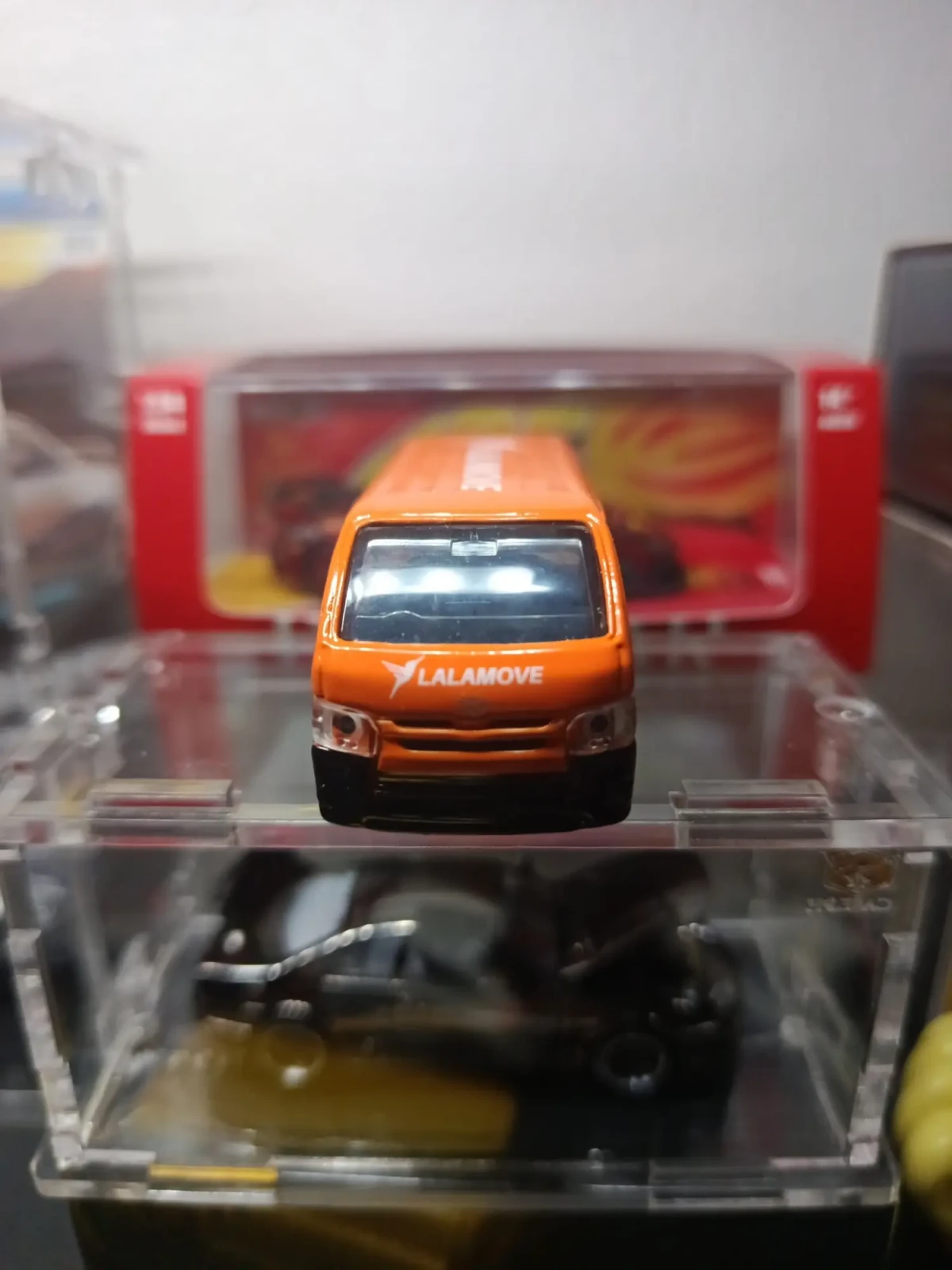 2025 toyota hiace Orange: No Package: Image 5