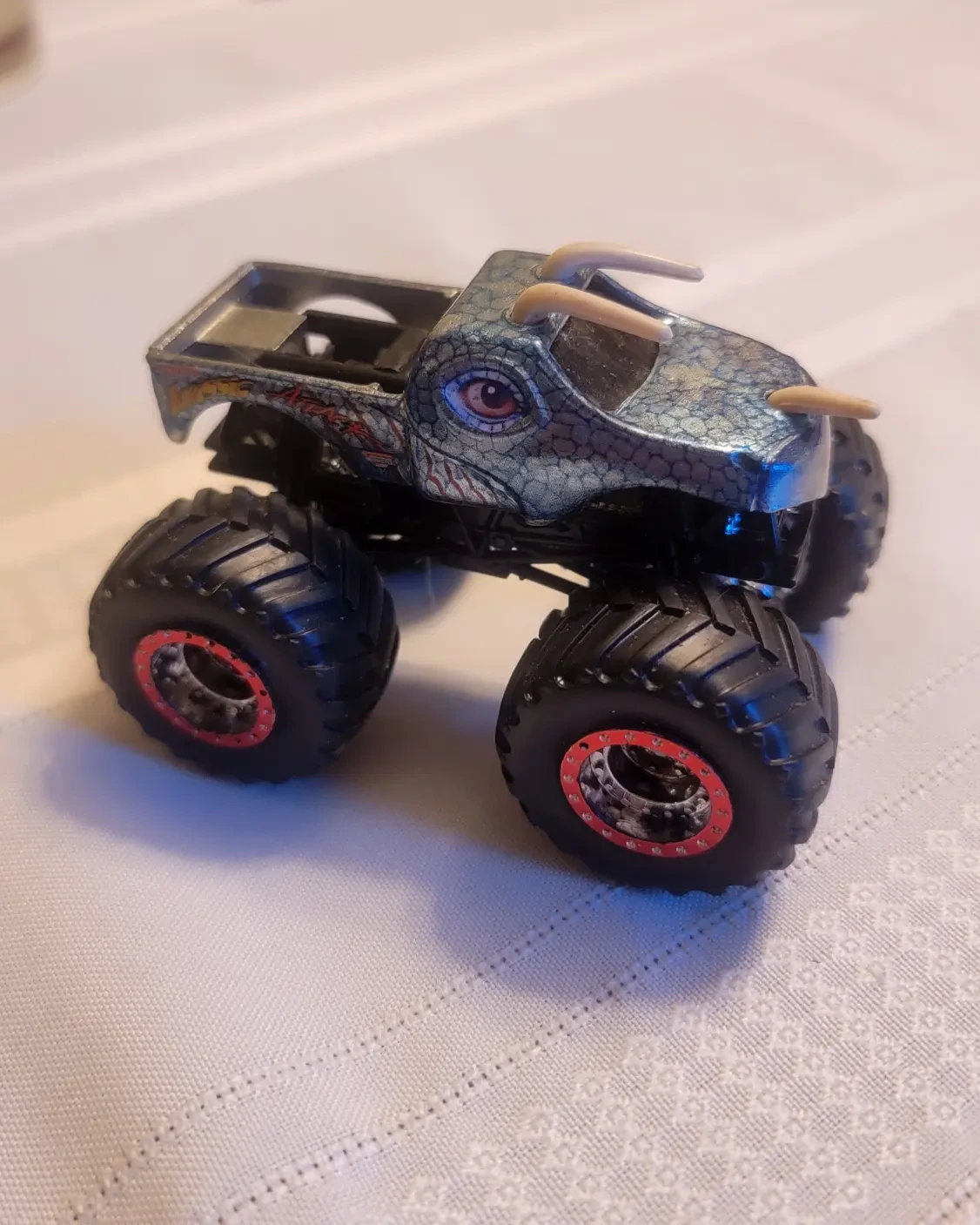 2011 Jurassic Attack Blue: No Package: Image 2