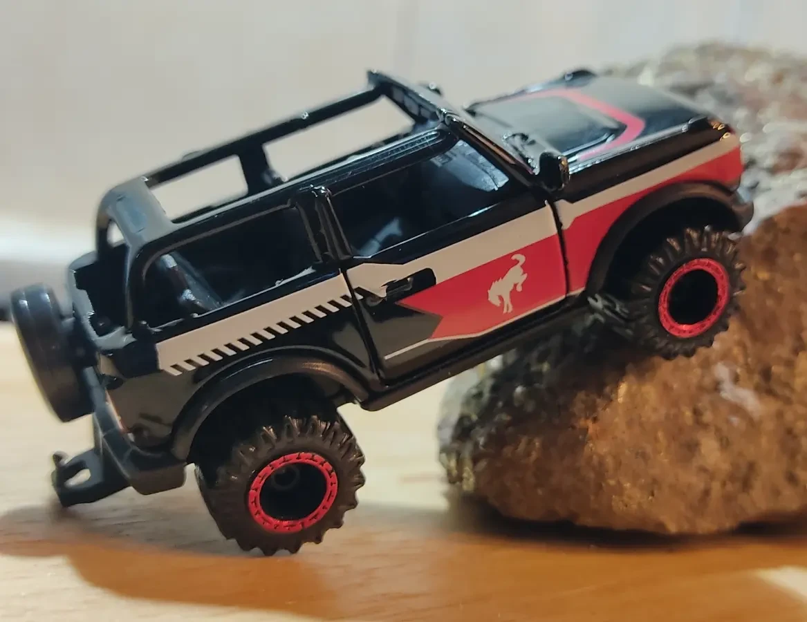 2025 Ford Bronco Wildtrak Black: No Package: Image 2