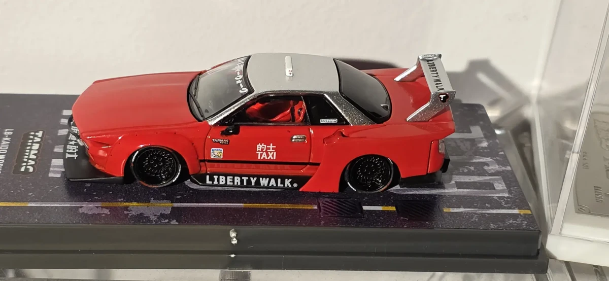 2026 LB-Kaido Works Nissan R32 Skyline Hong Kong Taxi Red: No Package: Image 3