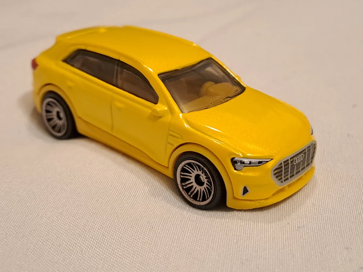 2025 Audi e-tron Yellow: No Package: Image 3