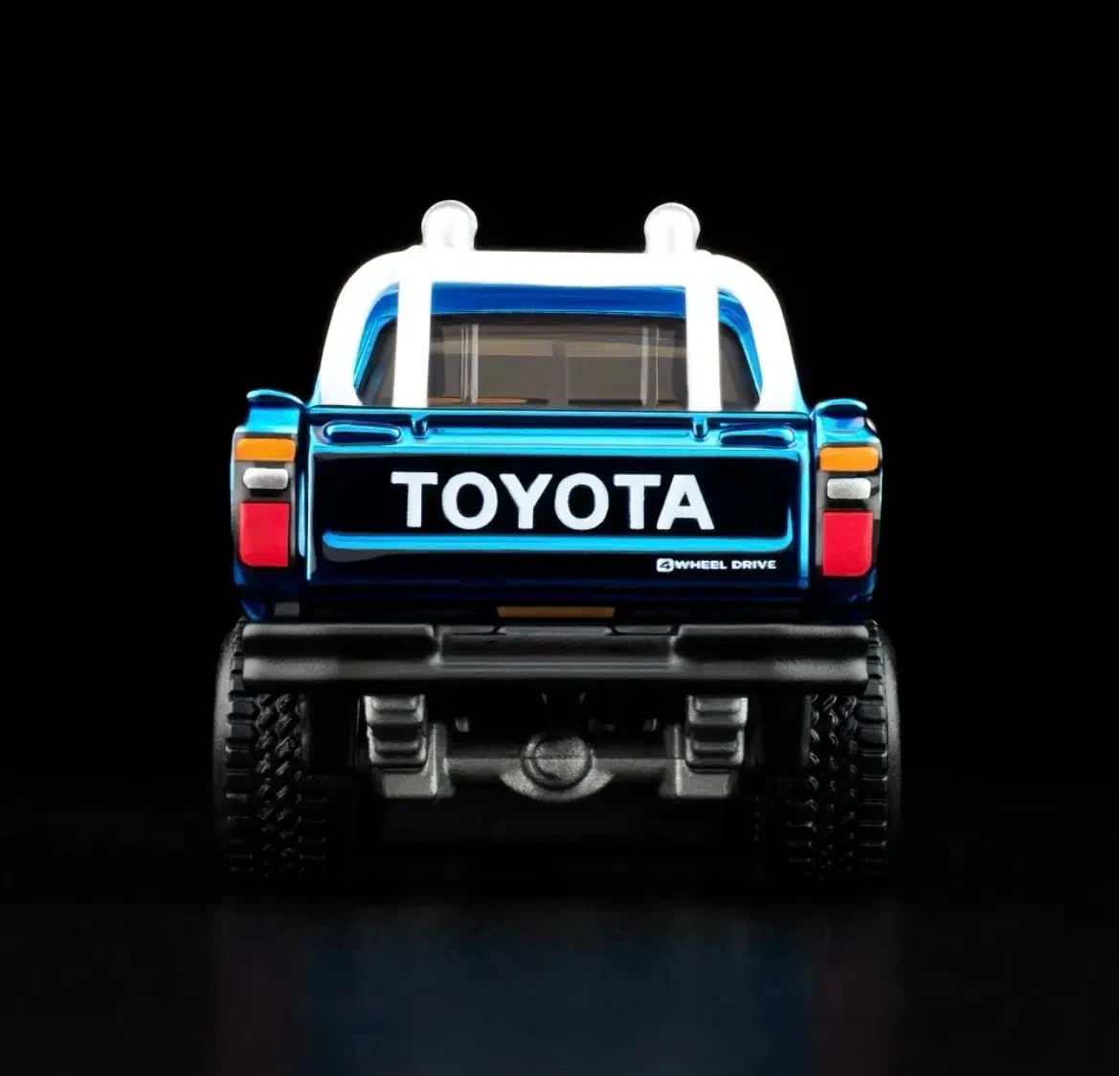 2025 81 Toyota SR5 4WD Blue: No Package: Image 8