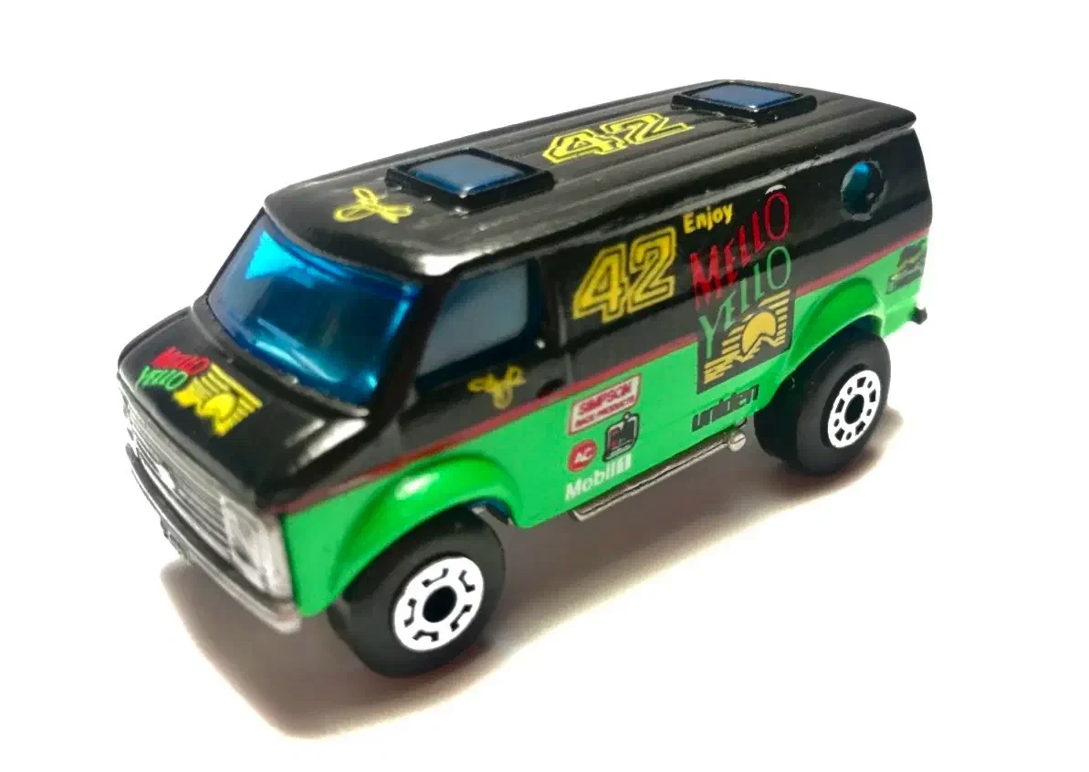 1992 Kenworth Aerodyne Racing Transporter, Pontiac Grand Prix Stock Car & Chevy Van #42 Mello Yello Black: No Package: Image 5