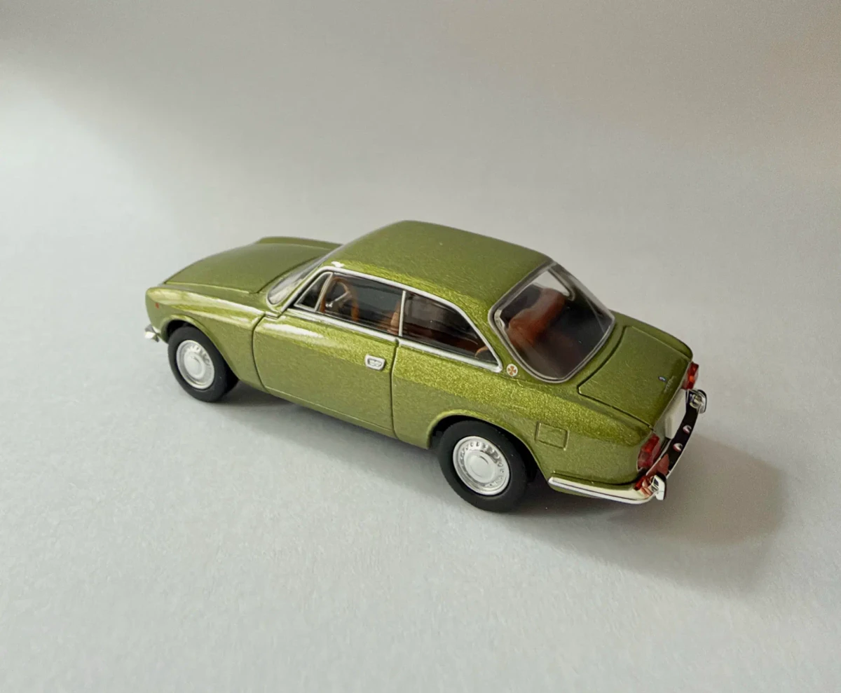 2026 Alfa Romeo 1750GTV Olive: No Package: Image 4