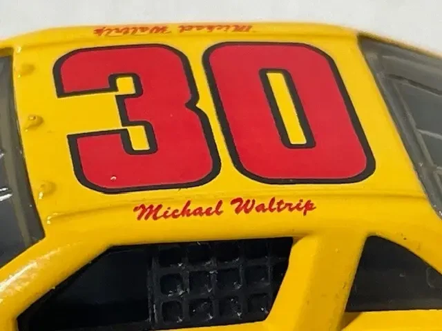 1997 Pontiac Grand Prix Yellow: No Package: Image 4