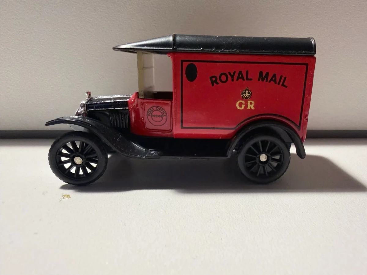 1990 1921 Ford Model T Van Ruby Red: No Package: Image 2