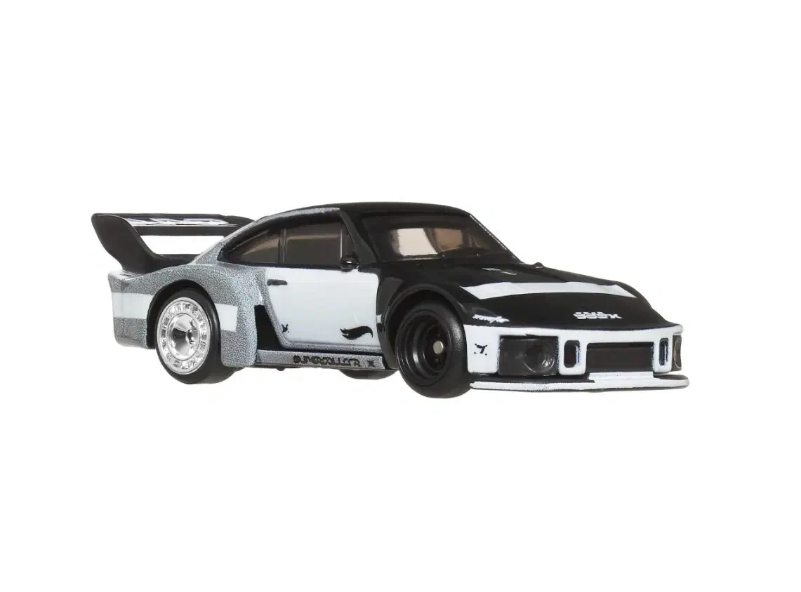 2025 Porsche 935 White: No Package: Image 3