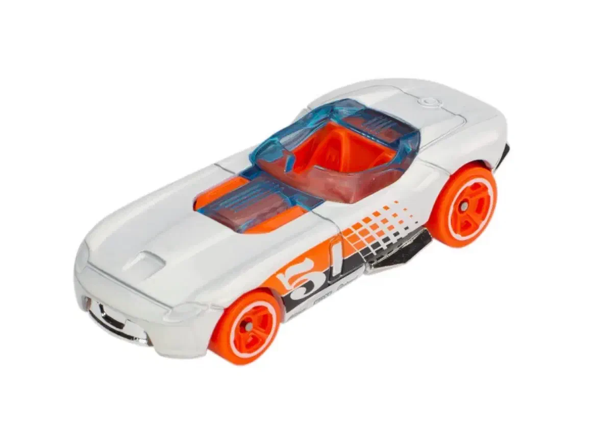 2022 RRRoadster White: No Package: Image 3