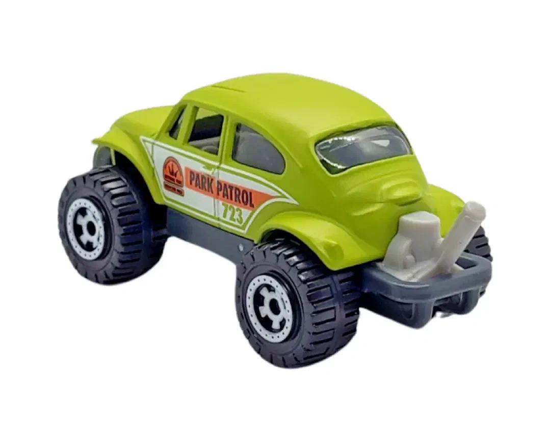 2023 Volkswagen Beetle 4x4 Green: No Package: Image 2
