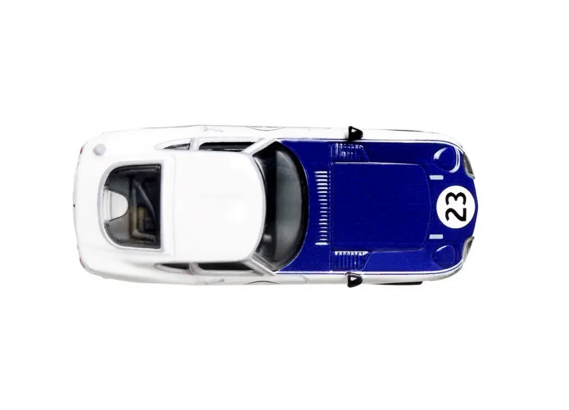 2021 Toyota 2000 GT White: No Package: Image 6