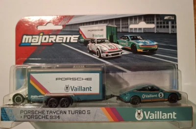 Porsche Taycan Turbo S + Porsche 934