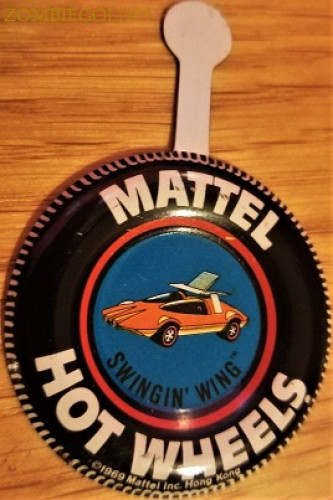 Collector's Button Swingin' Wing