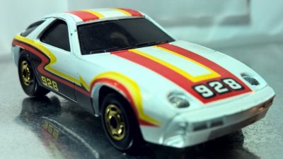 Porsche 928