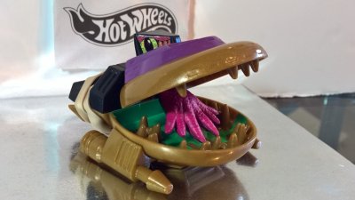 Cosmo Clam