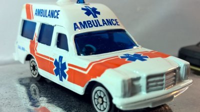 Mercedes Benz 2200 - Binz Ambulance