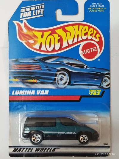 Lumina Van