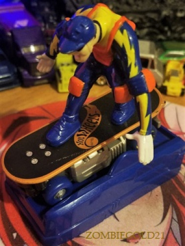 Skateboarder 1380WD