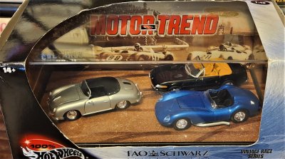 FAO Schwarz Motor Trend Vintage Race Series Set