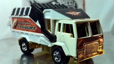 Garbage Truck - Recycling Truck