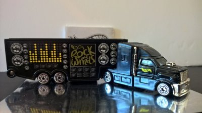 Pavement Pounder - Rock On Wheels