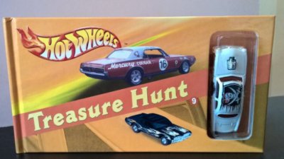 Collector's Book - TREASURE HUNT
