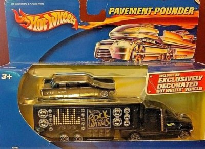 Short Nose Sleeper Cab Truck