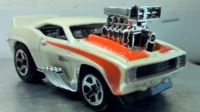 Tooned '69 Camaro Z28