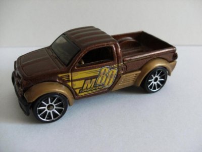 Dodge M80