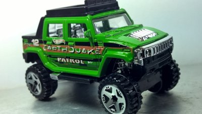 Hummer H2 SUT