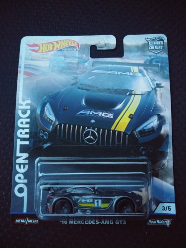16 Mercedes-AMG GT3