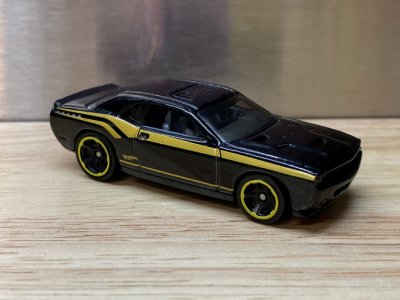 08 Dodge Challenger SRT8