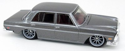 72 Mercedes-Benz 280 SEL 4.5
