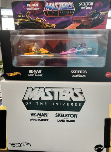 He-Man Wind Raider Skeletor Land Shark -MOTA