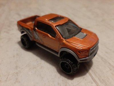 17 Ford F-150 Raptor