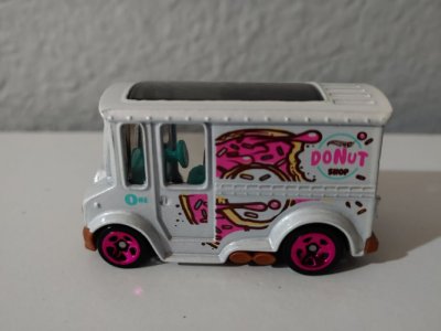 BREAD BOX